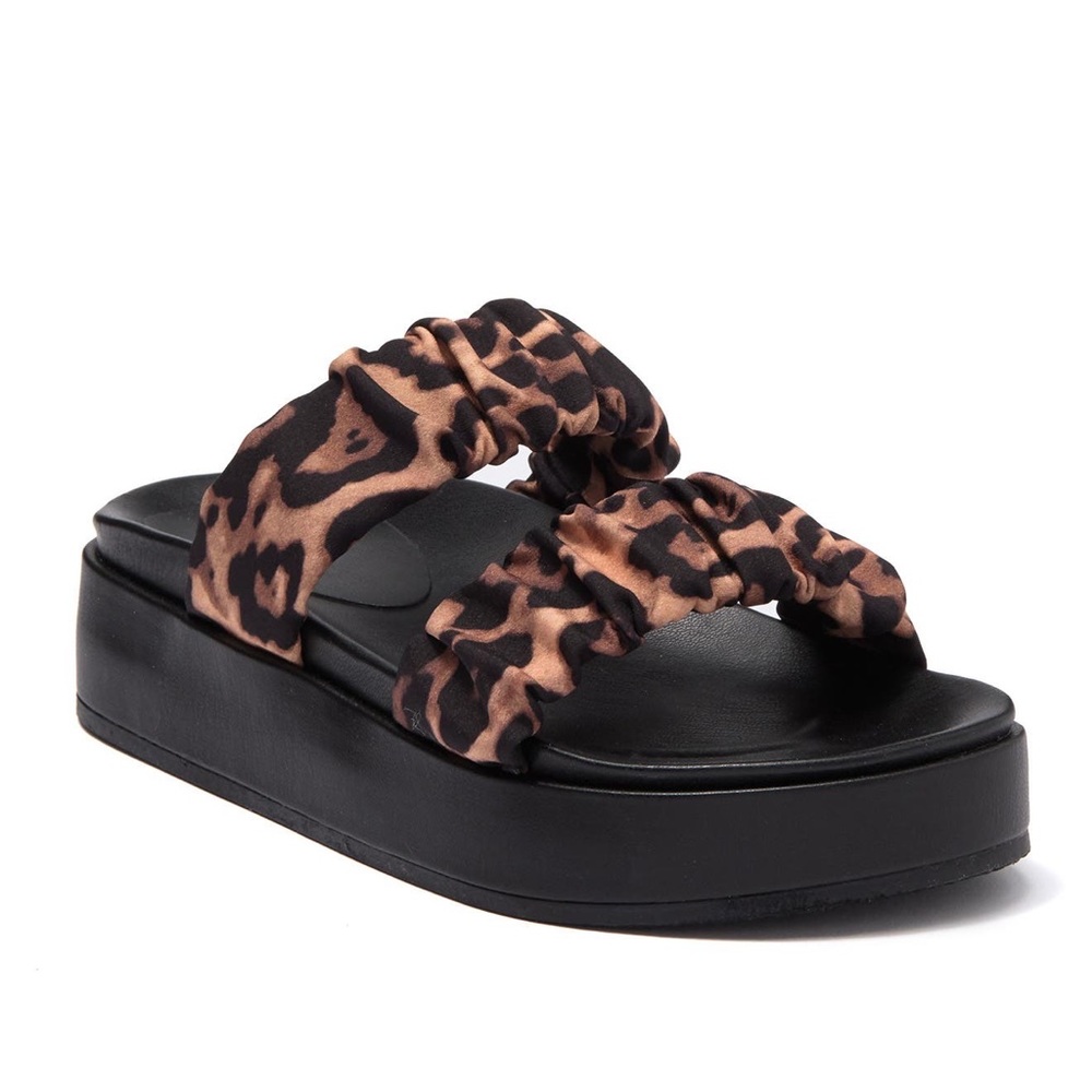 14th & Union Tessa Sandal In Medium Beige